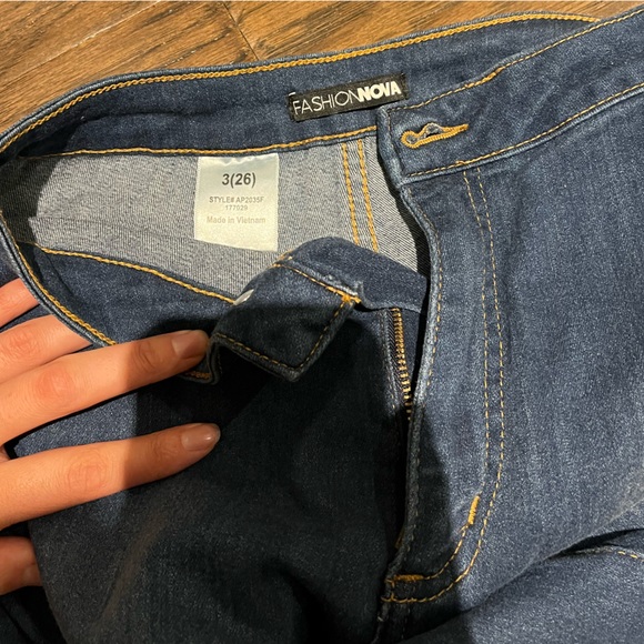 Fashion Nova flare jean - Picture 3 of 3